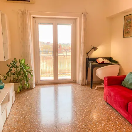 Luminoso Non Lontano Dalla Stazione Termini *