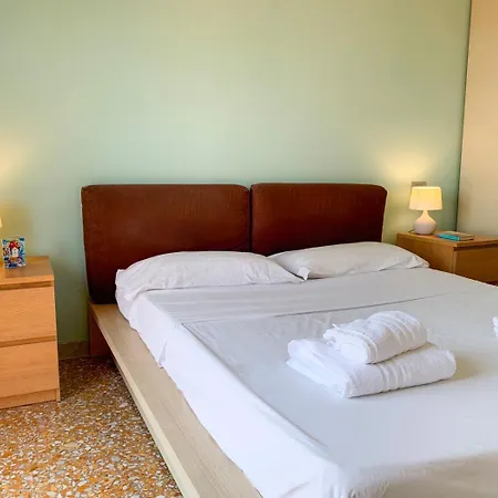 Luminoso Non Lontano Dalla Stazione Termini